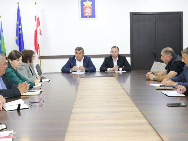 ცაგერის მუნიციპალიტეტის მერის მოვალეობის შემსრულებელმა რევაზ ახვლედიანმა სტრუქტურული...
